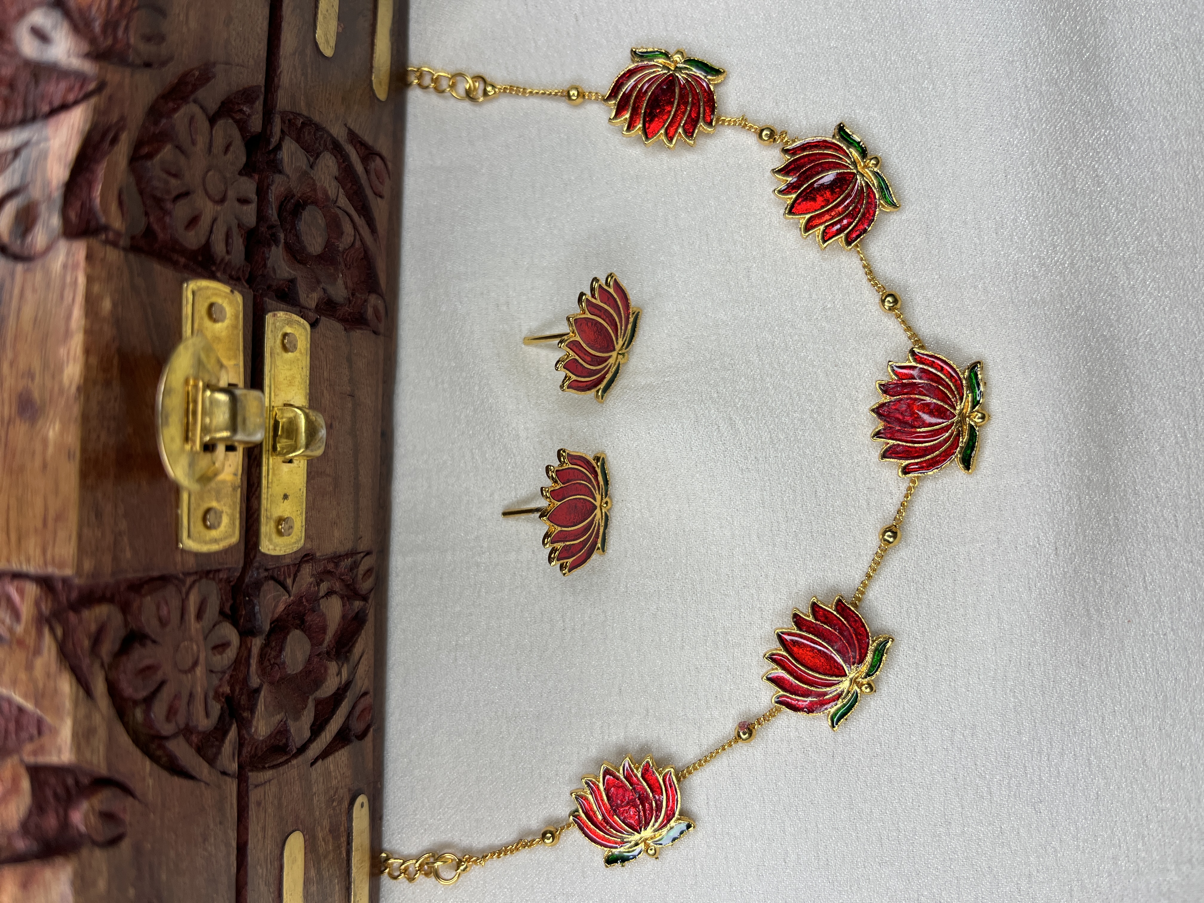 Manju Inspired lotus chocker with earrings