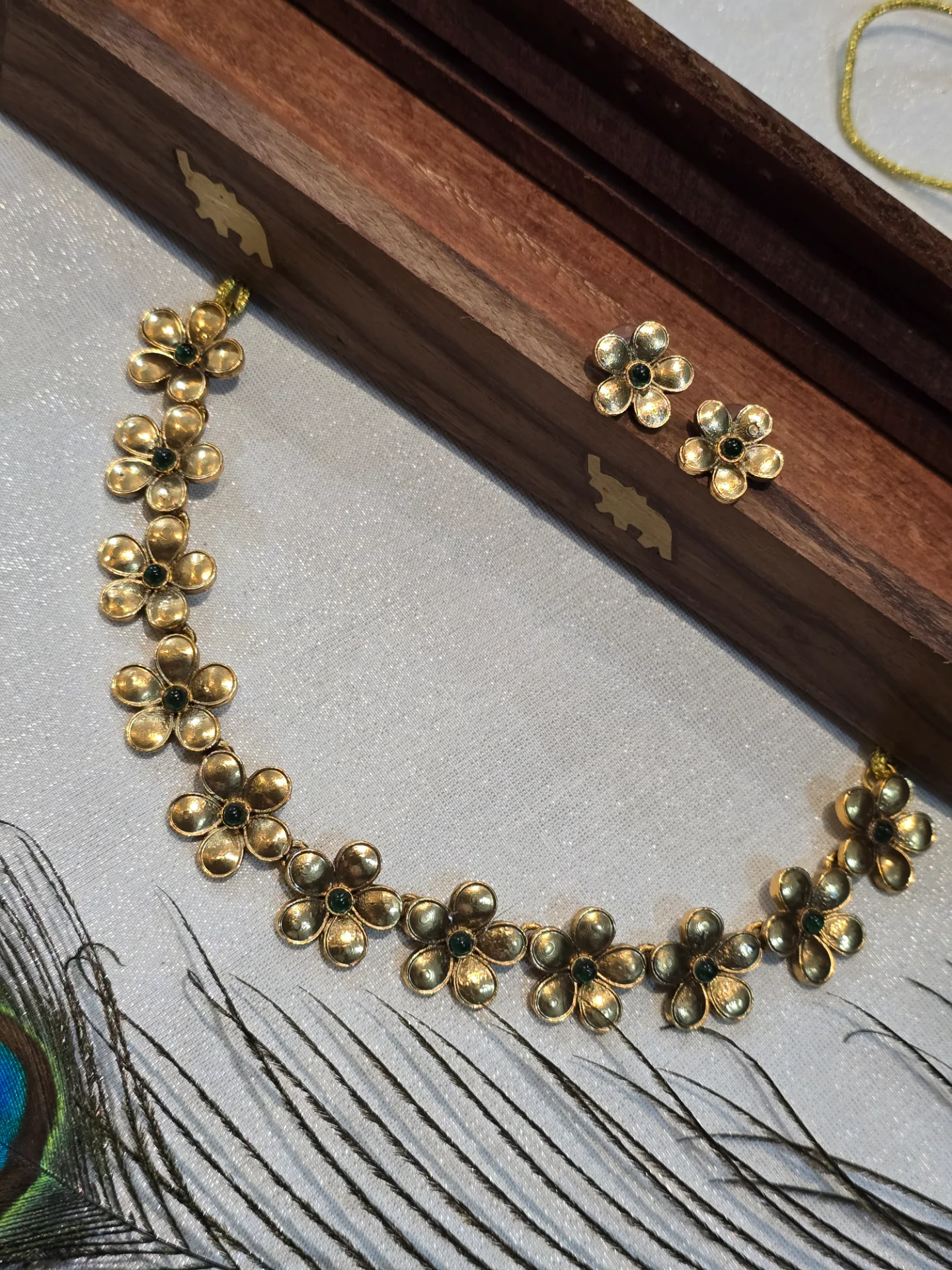 Flower Antique Choker